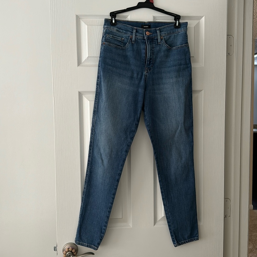Size 4R Skinny Mid Rise Jeans